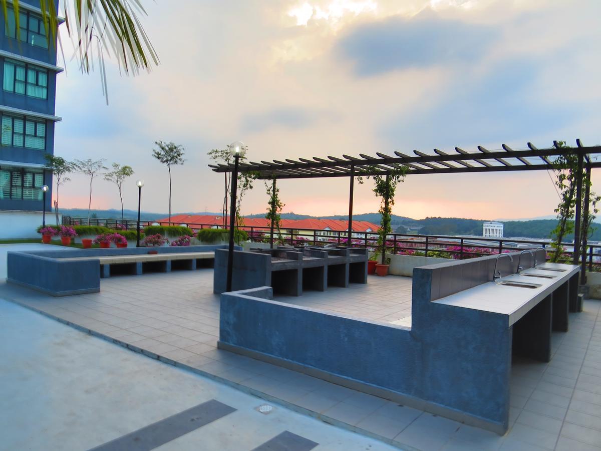 The Garden By J&G Vacation Homes Skudai Eksteriør bilde